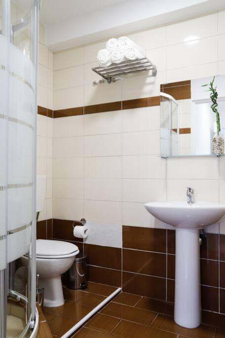 Cozy Apartment Near Airport Коропион Экстерьер фото